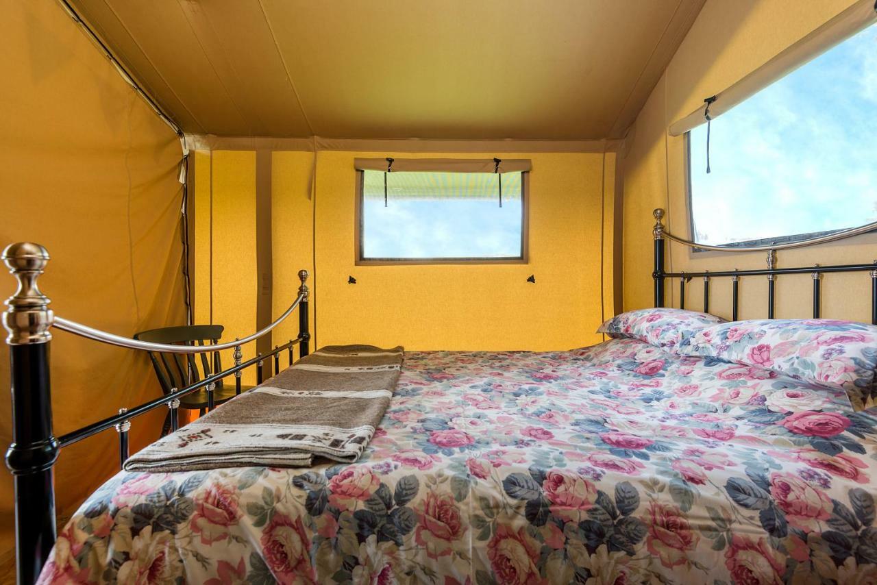 Kidwelly Glamping Hotel Exterior foto